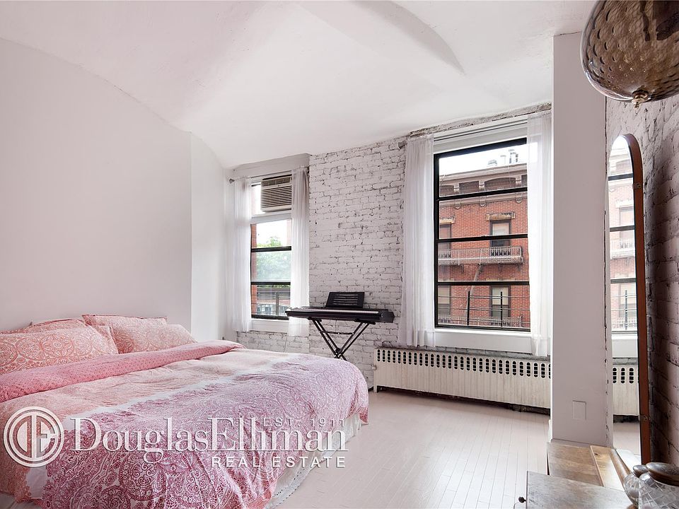 1st image of 720 Greenwich St APT 4C