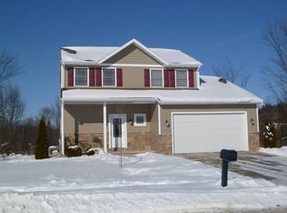 1509 Cedarhurst Dr, New London, WI 54961