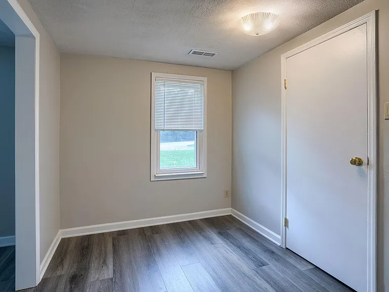273 Shanahan Rd — Photo 29