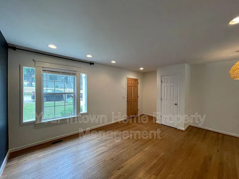 2 bed, 1.0 bath, 800 sqft, $2,000 — Photo 4