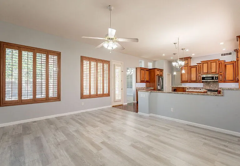 7167 W Abraham Ln — Photo 23