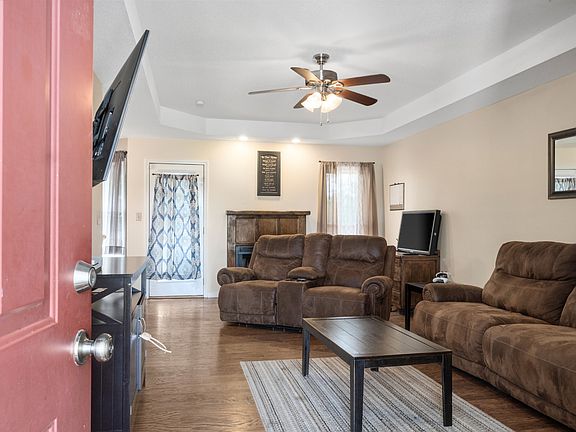 4th image of 3204 S Senseney Cir