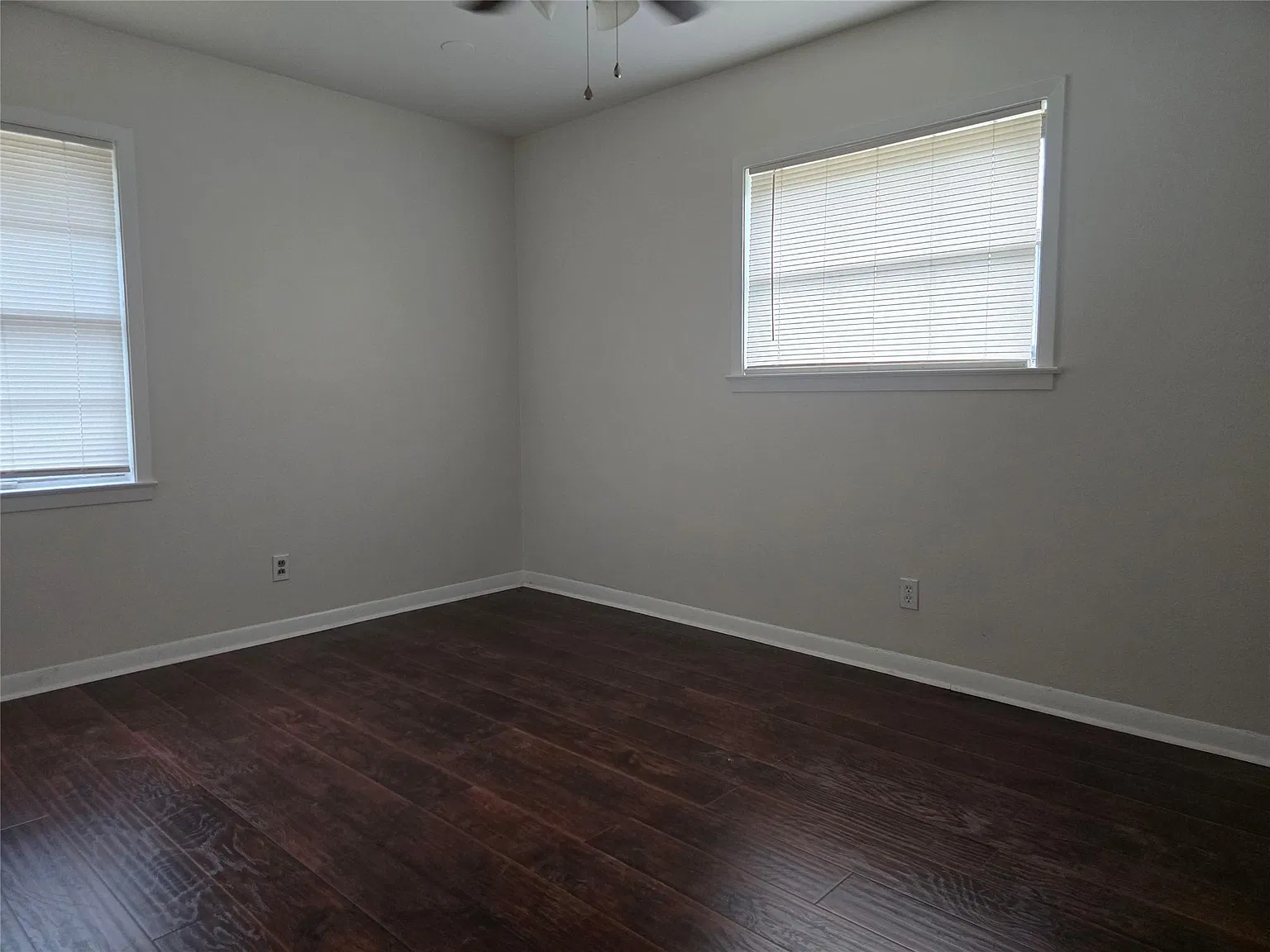 3 bed, 1.5 bath, 1418 sqft, $1,575 — Photo 4