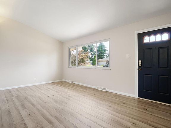 4th image of 11875 Cynthia Dr