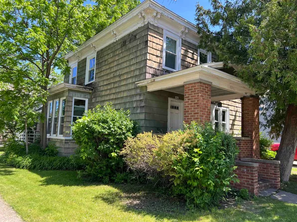323 E 2nd St, Fond Du Lac, WI 54935
