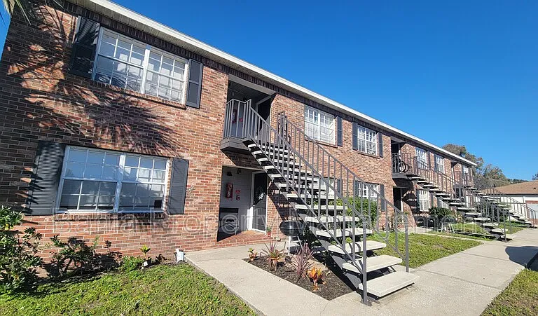6415 S Roberts Ave #105 — Photo 1