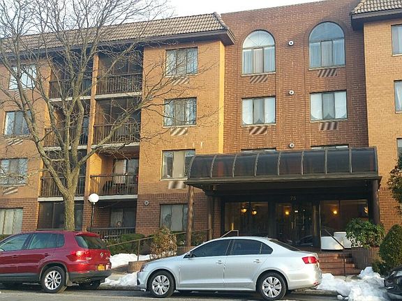 3rd image of 75 Essex Dr APT 4G