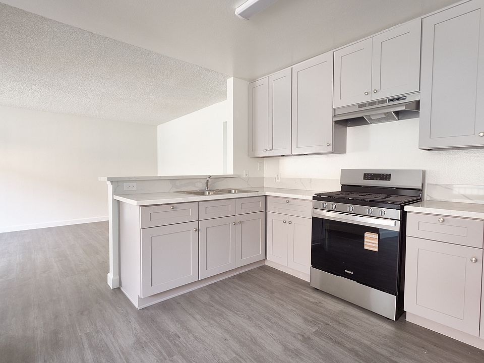 1st image of 4619 Rosewood Ave