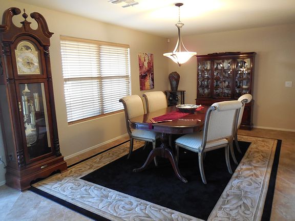 Dining Room (11' x 10.8')