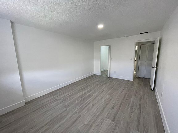 5th image of 1801 NE 140th St #305A