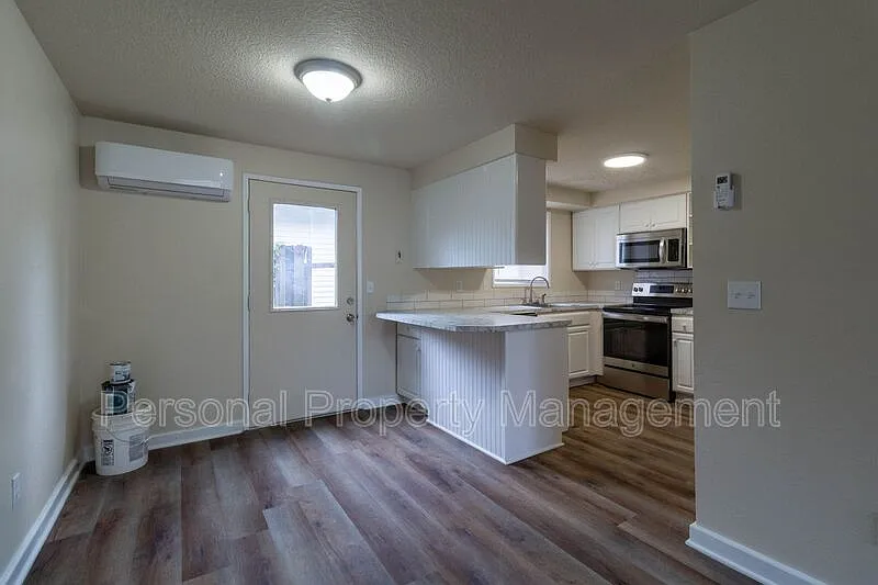 2 bed, 1.5 bath, 1008 sqft, $1,595 — Photo 3