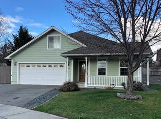 856 Meadowbrook Dr, Central Pt, OR 97502