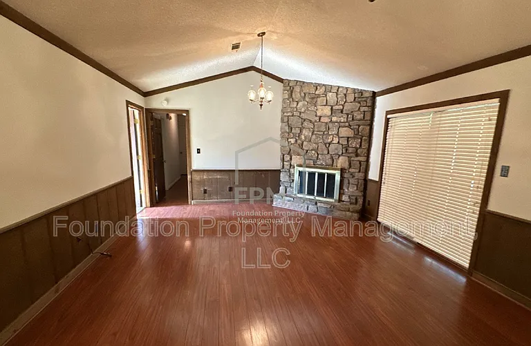 4377 Springwind Rd — Photo 7