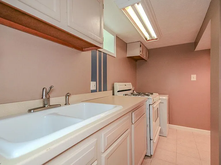 12433 Webster Rd — Photo 35