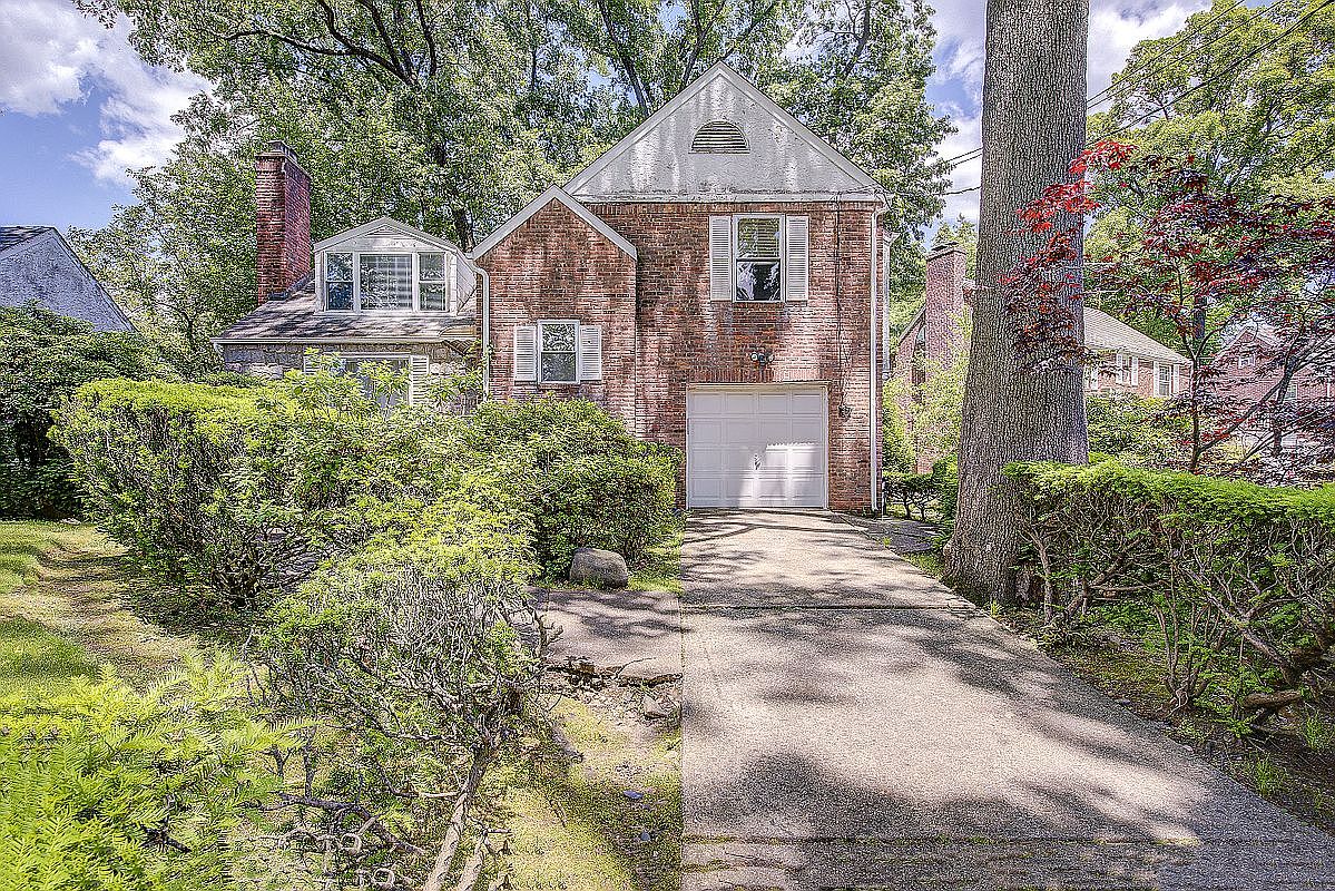 19505 Keno Ave, Hollis, NY 11423 | Zillow