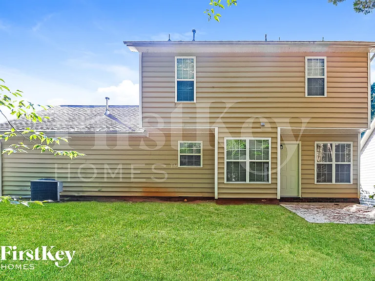 8102 Kingston Dr — Photo 18