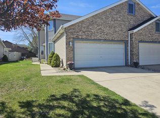 247 W Deerpath Dr, Schererville, IN 46375