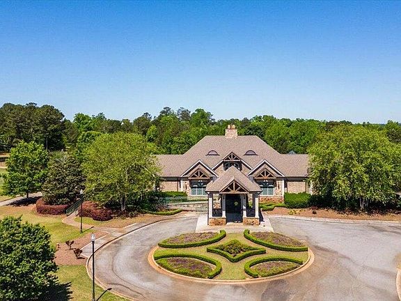 3rd image of 303 Freedom Dr