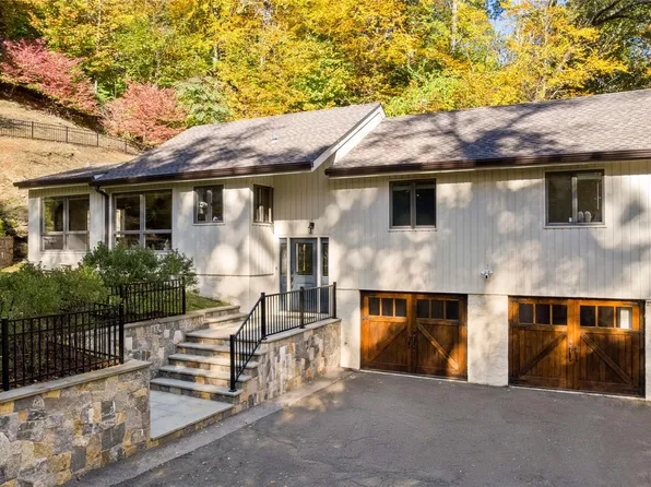 16 Highclere Lane #A, Valhalla, NY 10595