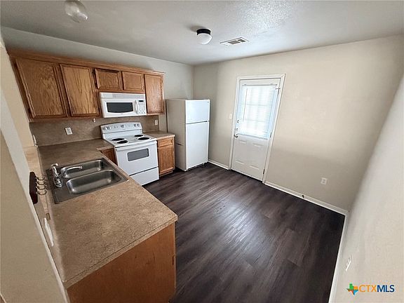 5th image of 3104 Yaupon Rd