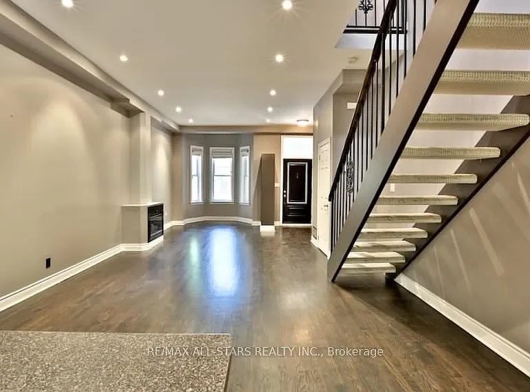 68 Macpherson Ave — Photo 3