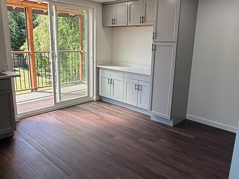 E Magnolia Ave — Photo 8