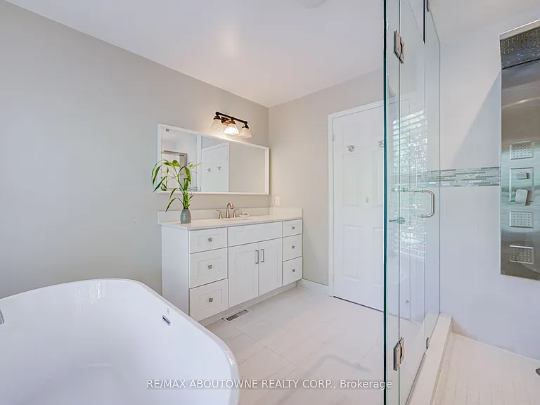 1273 Blackthorn Pl — Photo 23