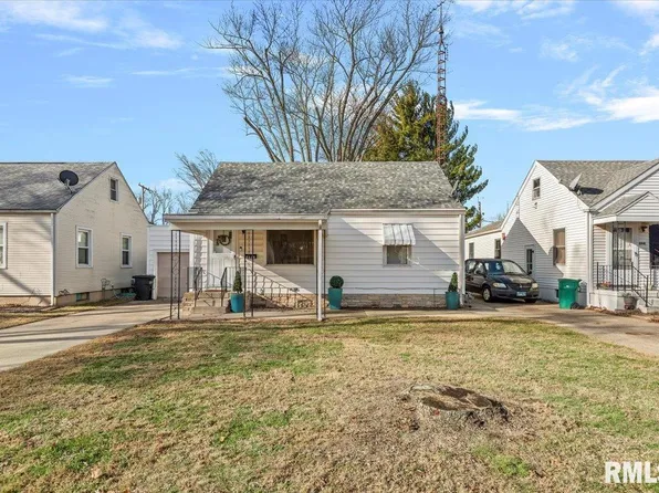 2945 S 3rd St, Southern View, IL 62703