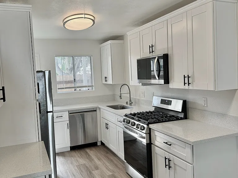 3515-3563 Roosevelt St - Su Casa Apartments — Photo 46