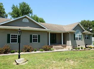 2002 Emily Ln, Marion, IL 62959