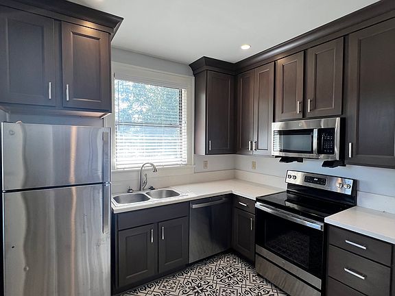 5th image of 1107 Cumberland St APT 3