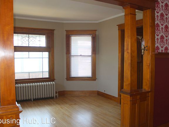4th image of 813 Margaret St