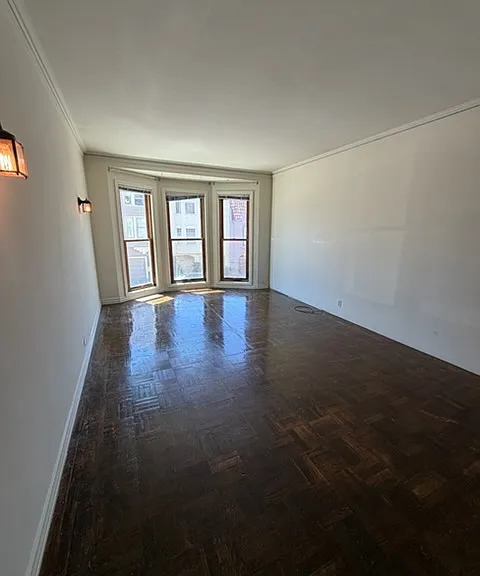 1690 Bay St #101 — Photo 2