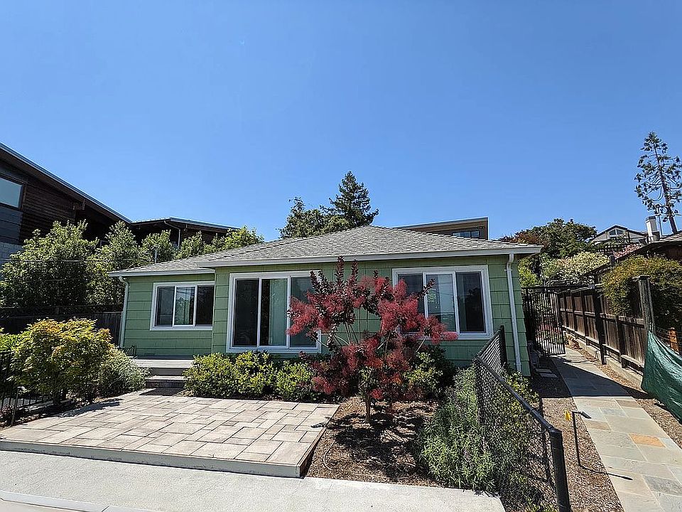 1st image of 434 Lakeview Way