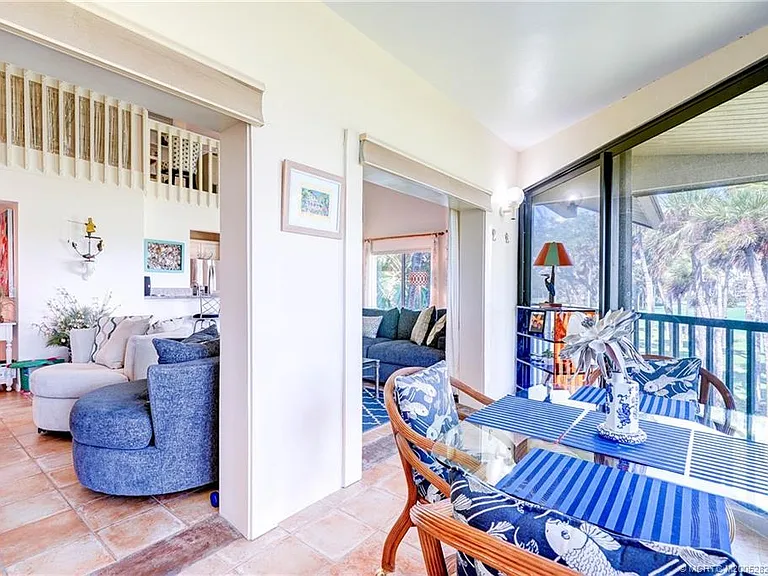 233 NE Edgewater Dr #201 — Photo 19