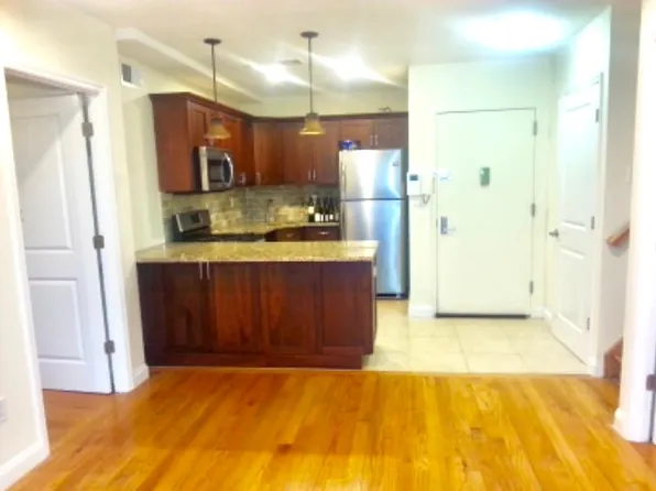 14121 84th Dr, Jamaica, NY 11435