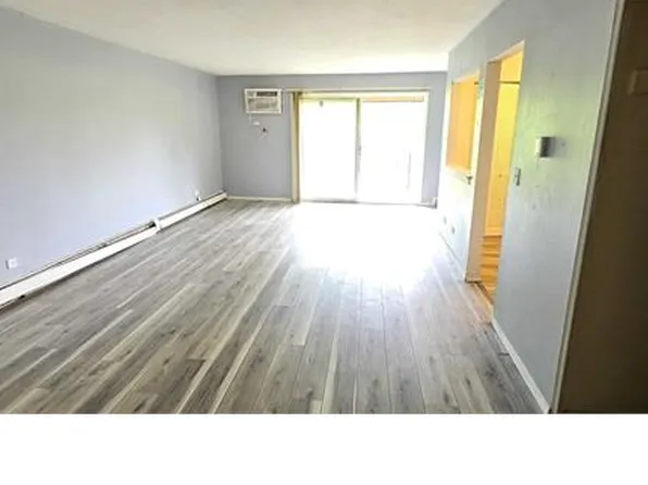 2504 Waterbury Dr APT 506, Woodridge, IL 60517