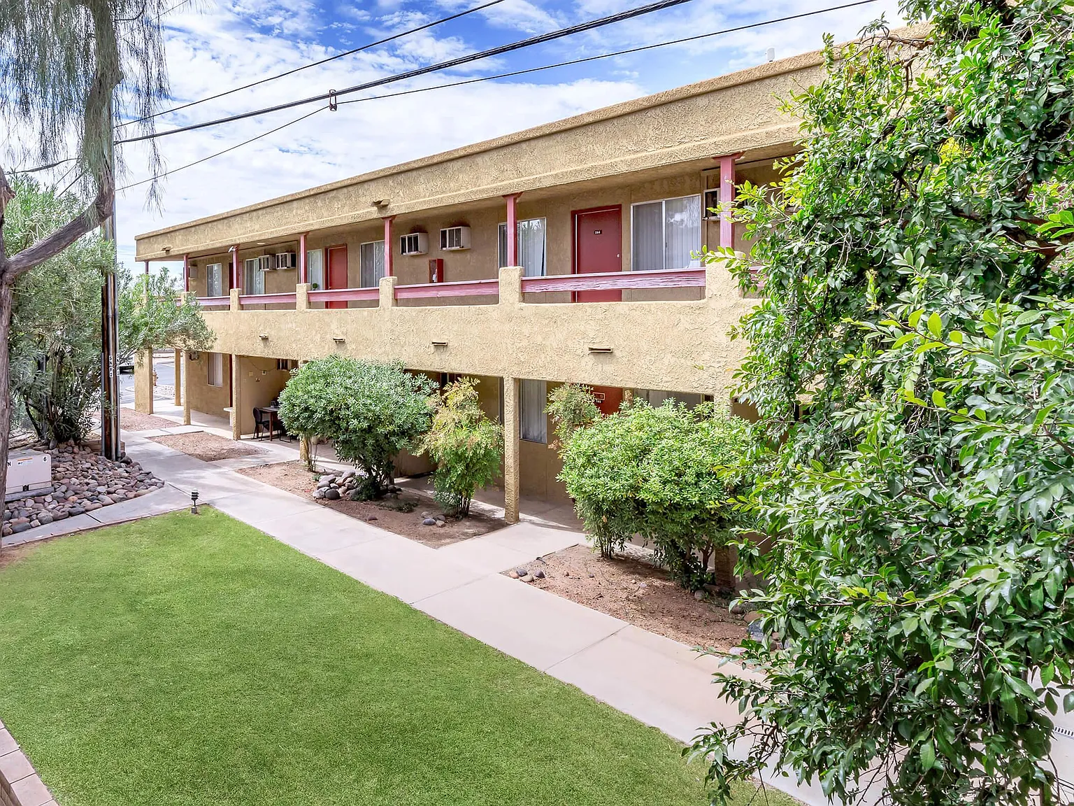 Sunpointe Gardens Apartments — Photo 4