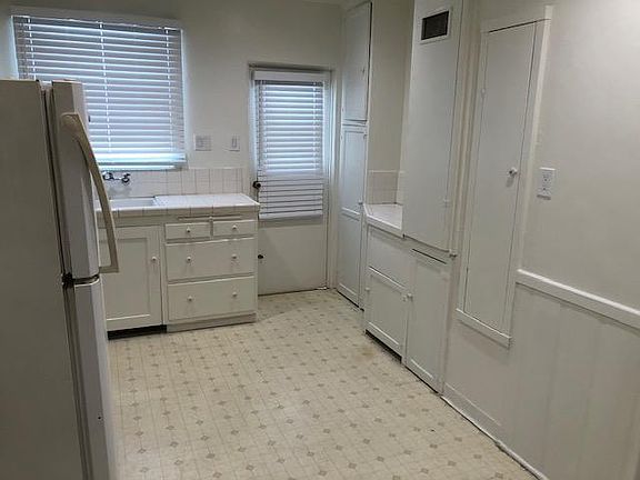 2nd image of 984 Hancock Ave APT 3