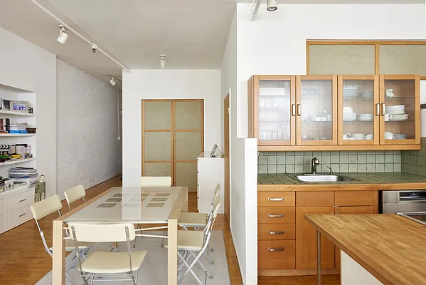 Sold by Warburg | media 14