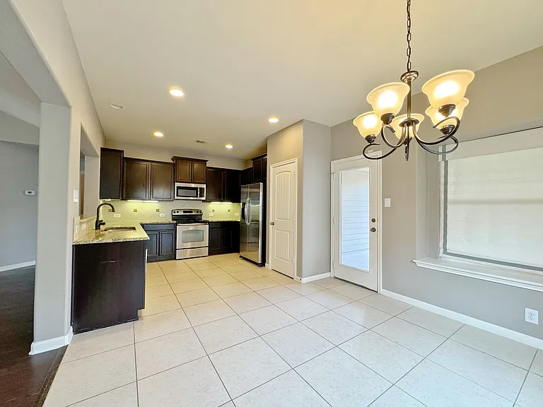 1804 Laminar Creek Rd — Photo 6