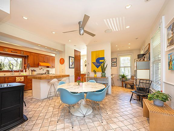 12th image of 154 Boynton Avenue