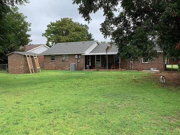 4th image of 403 Spurlin Dr