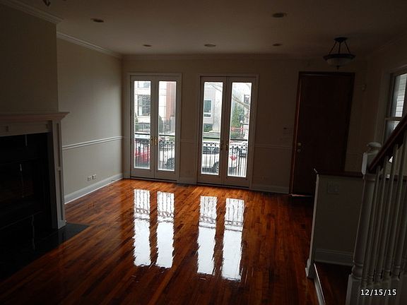 4th image of 1930 W Race Ave
