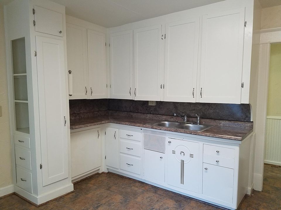 1st image of 928 Pleasant Ave
