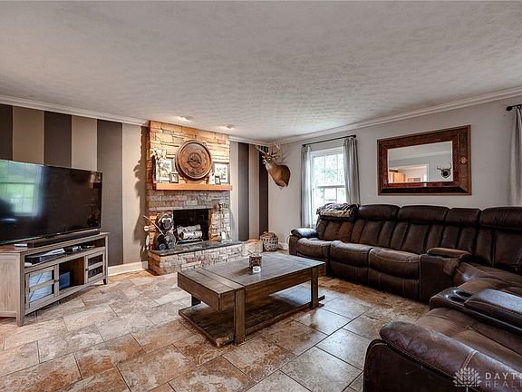 4th image of 6142 Delcrest Dr