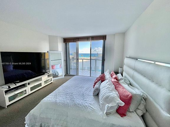 5th image of 16425 Collins Ave #Den-418