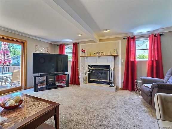 4th image of 87 Yvonne Ave
