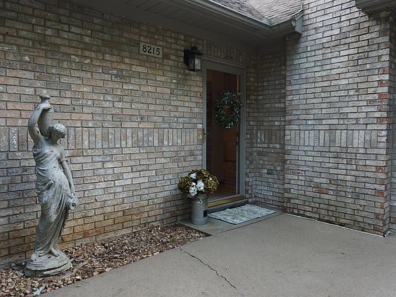 3rd image of 8215 River Park Way