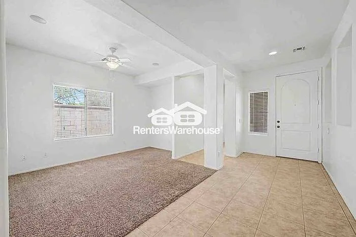 10960 N 162nd Ln — Photo 4